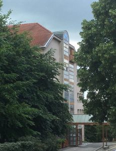 A gyermekosztály épülete