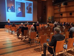 Dr. Pátri Eszter, Tolna vármegye tisztifőorvosa köszönti a konferencia résztvevőit. Fotó: tmkórház