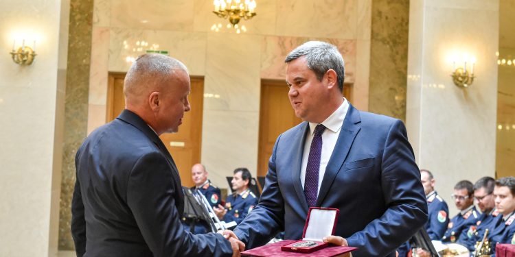 Rangos szakmai elismerésben részesült dr. Almási István, a Tolna Vármegyei Balassa János Kórház orvosigazgató-helyettese.