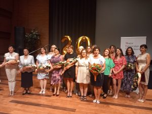 Az ünnepségen kitüntetett szakdolgozók és Munk János Tamásné Területi elnök