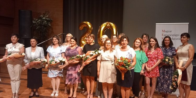 Gratulálunk a Semmelweis-nap alkalmából kitüntetett, Tolna vármegyei szakdolgozóknak