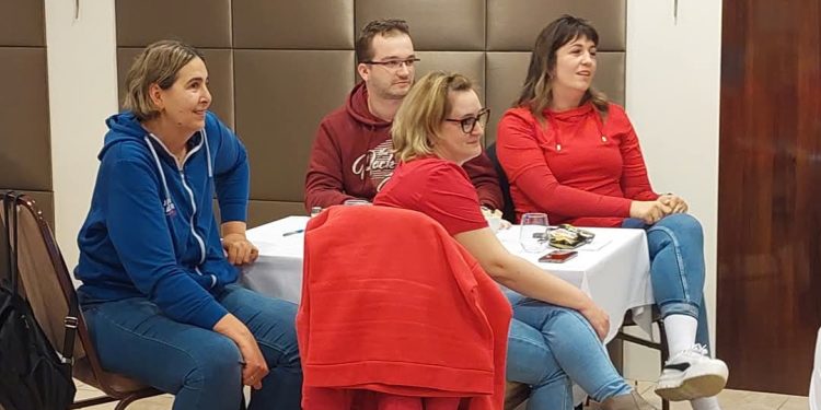 Taroltak a dombóvári „Szíverősítők” a MESZK területi, szakmai versenyén